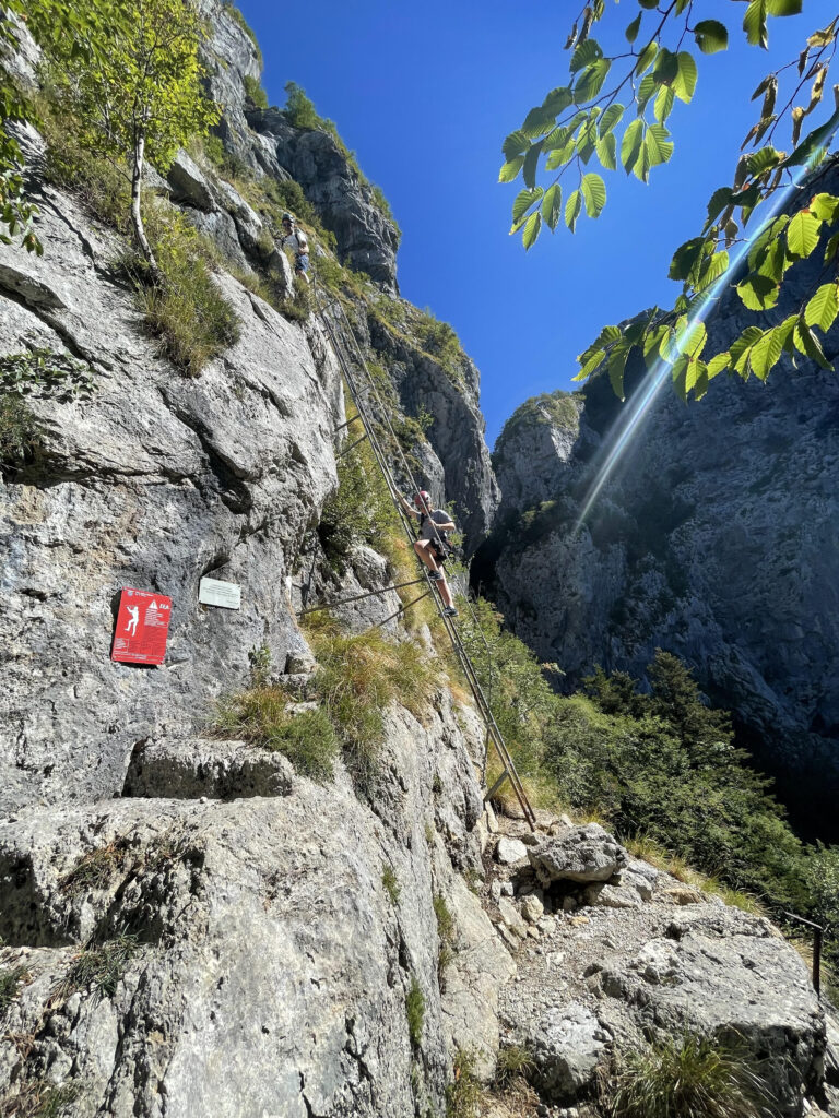 Sentiero attrezzato sulle Alpi Apuane